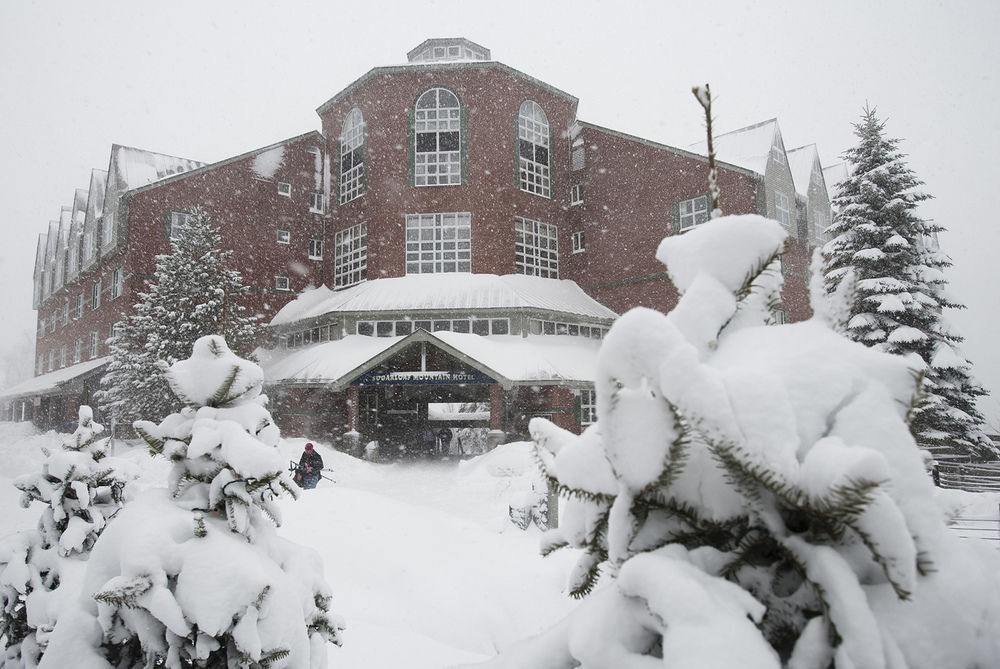 Sugarloaf Mountain Hotel Carrabassett Valley Exterior photo