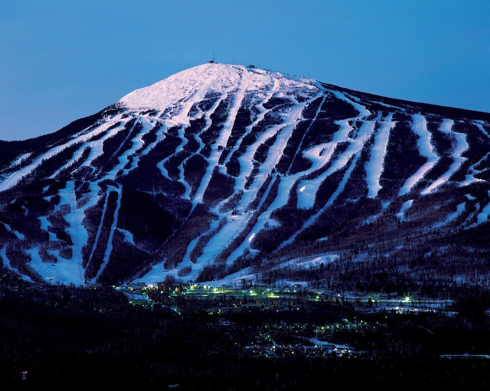 Sugarloaf Mountain Hotel Carrabassett Valley Exterior photo